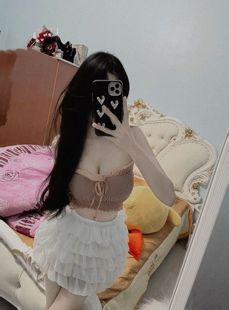 Ảnh cô gái xinh đẹp trong bộ đồ lót đáng yêu