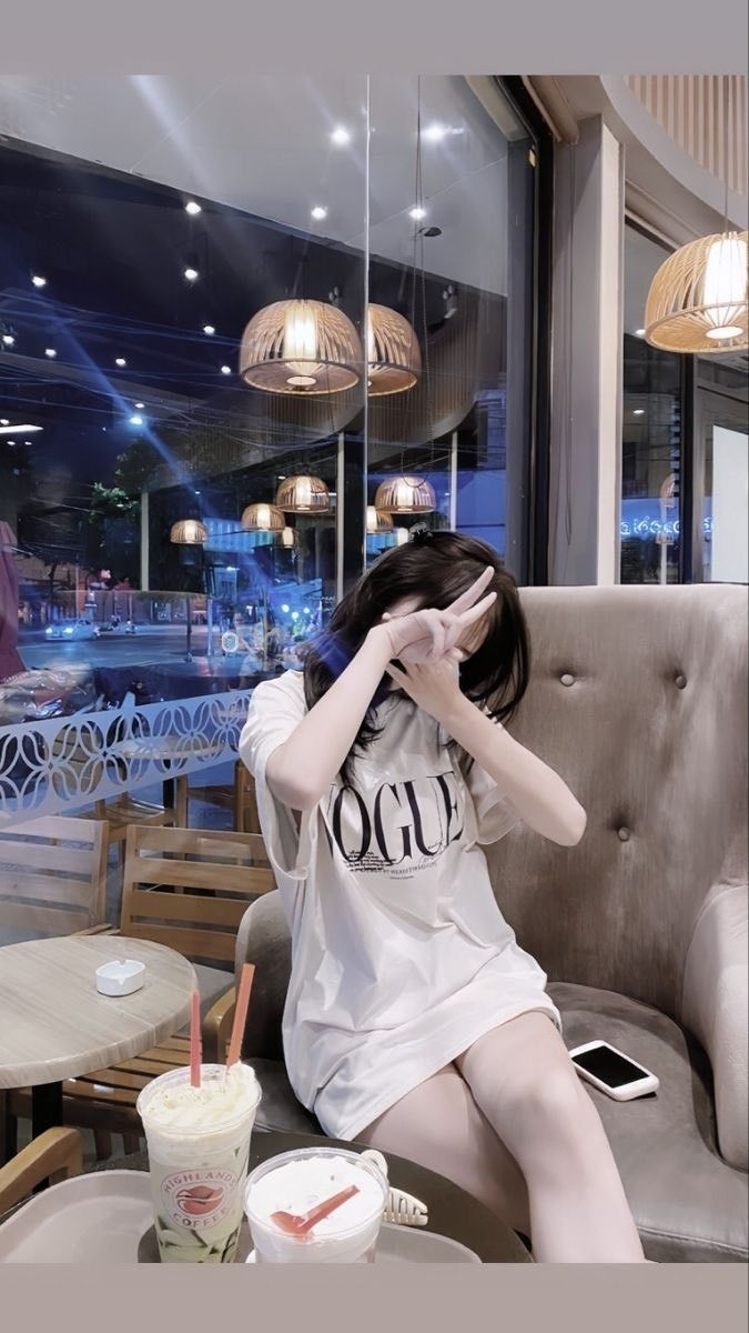 cô gái xinh đẹp trong trang phục lung linh