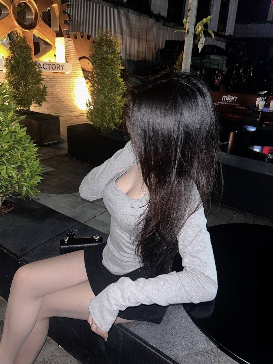 Gái xinh 24h che mặt, tạo nét duyên dáng cho ảnh gaixinh24h