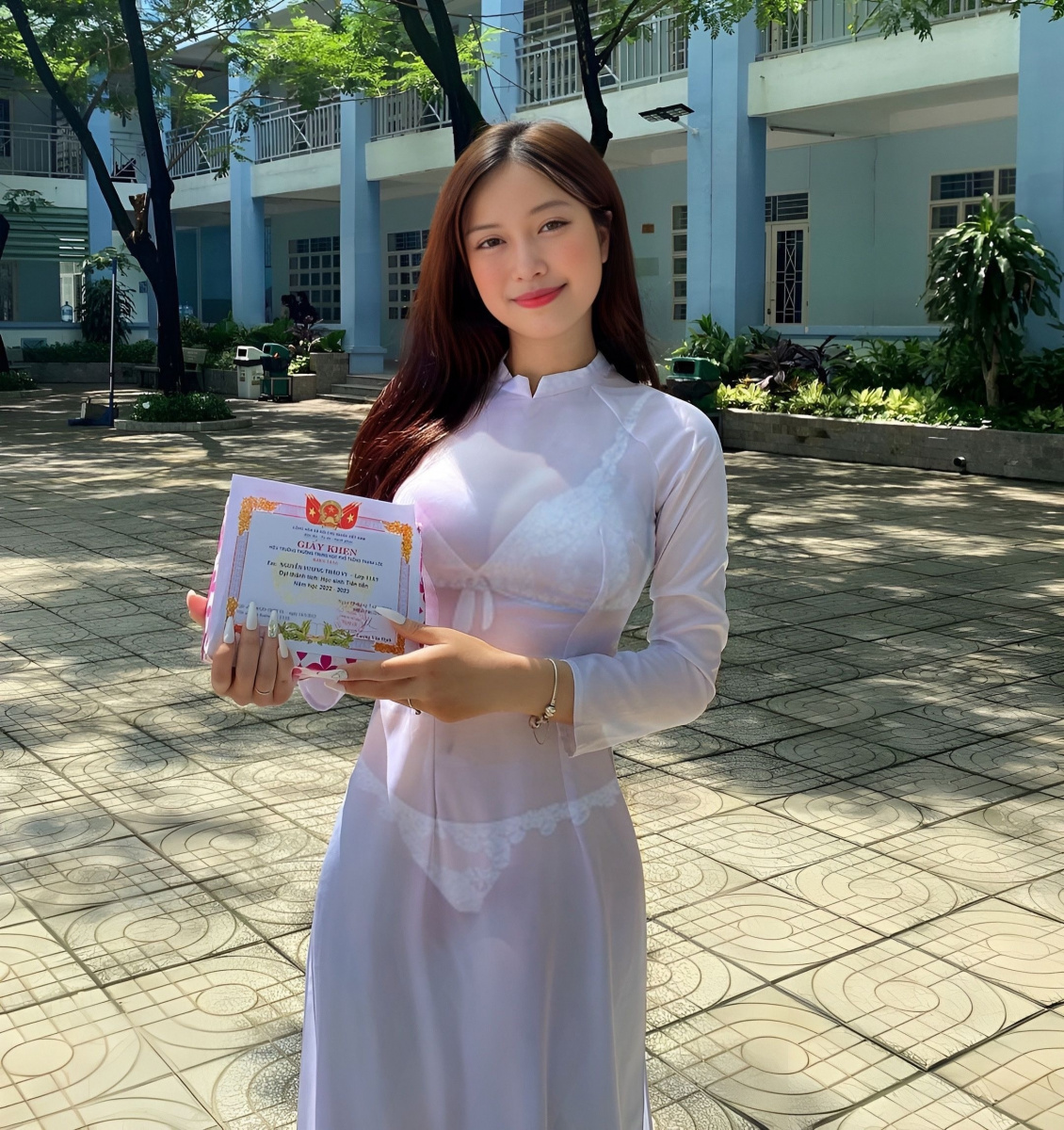 Ảnh gái xinh ngầu trong áo dài sắc đẹp