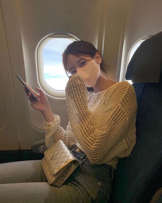 Gái xinh che mặt bằng khẩu trang cool ngầu