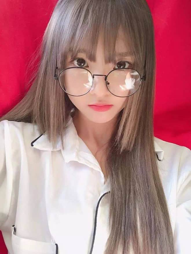Ngắm nhìn hình gái xinh đeo kính cute