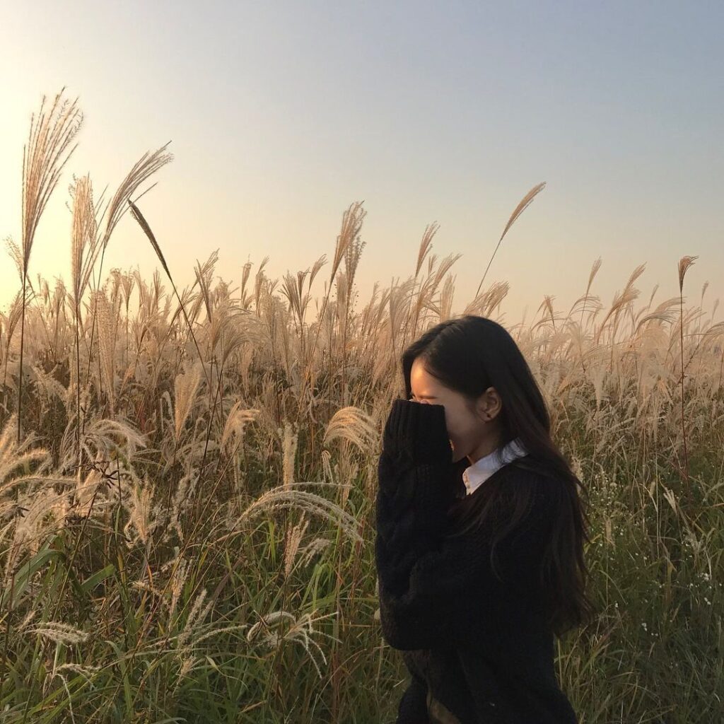 Hình ảnh gái đẹp che mặt ngầu