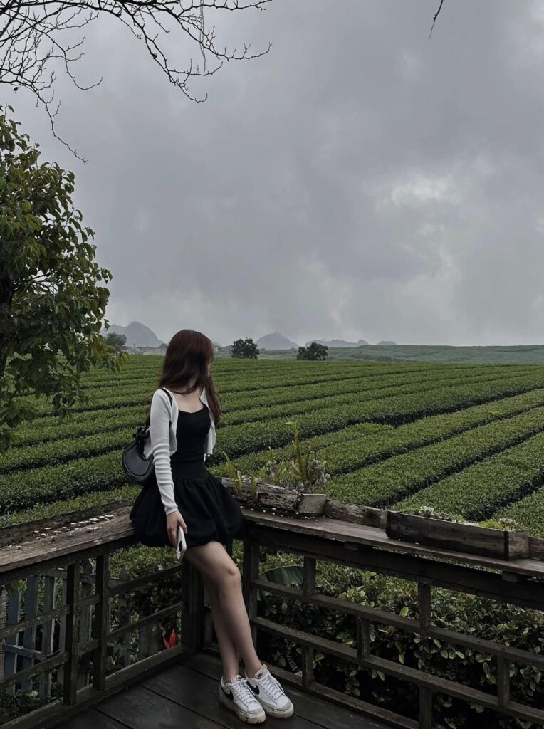 Ảnh gái đẹp chụp hình che mặt ấn tượng