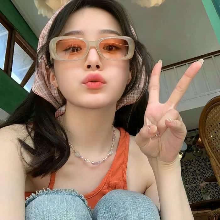 Ngắm bộ ảnh gái xinh đeo mắt kính cute