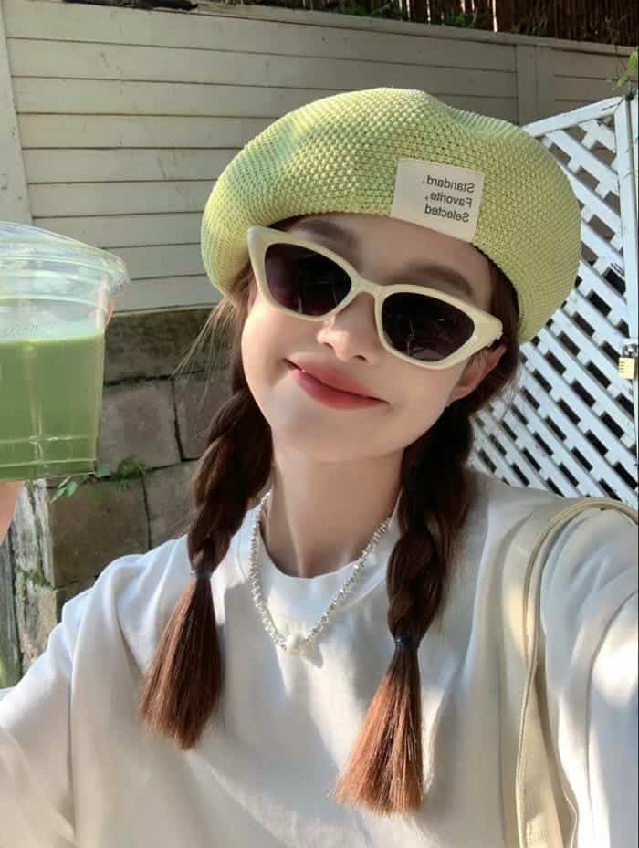 Hình ảnh con gái cute dễ thương đeo kính