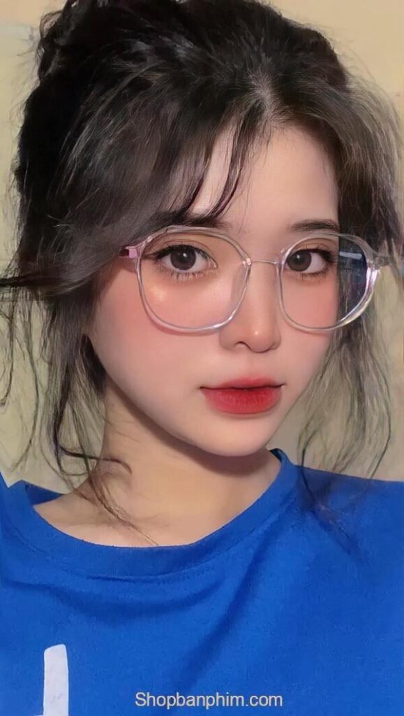Ảnh girl xinh đeo kính siêu dễ thương
