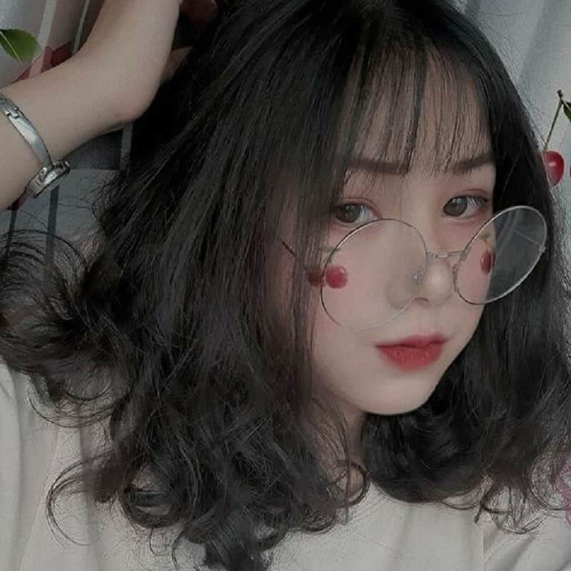 Gái xinh 2k9 đeo kính siêu đáng yêu
