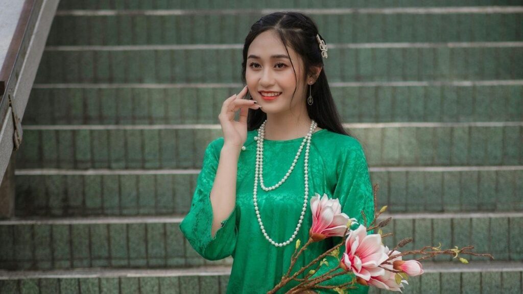 Girl xinh Việt Nam với trang phục áo dài