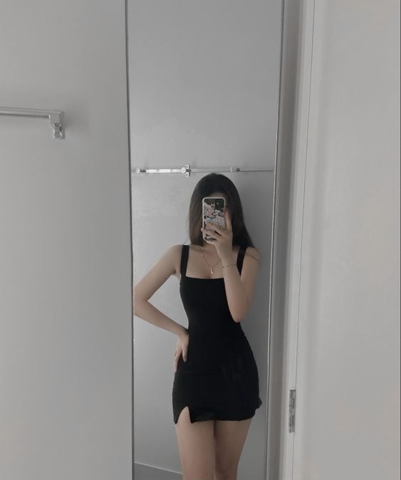 Hình gái xinh che mặt sexy