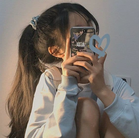 Hình gái xinh che mặt đáng yêu