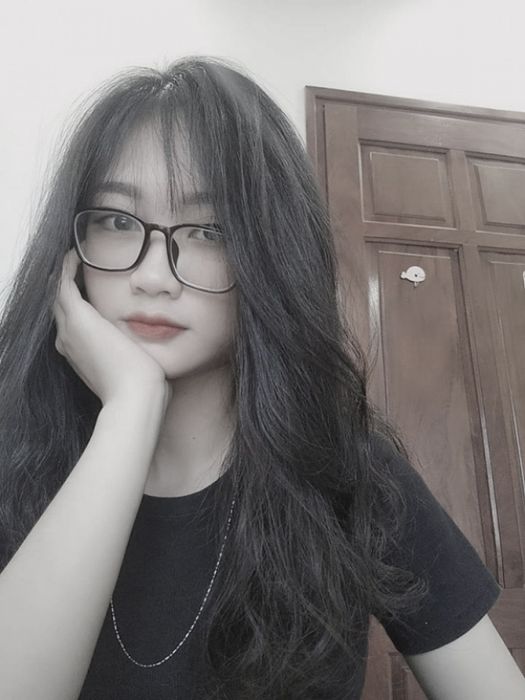 Tải ảnh gái xinh cute đeo kính miễn phí