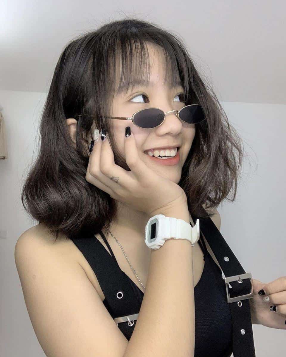 Ảnh gái xinh đeo kính