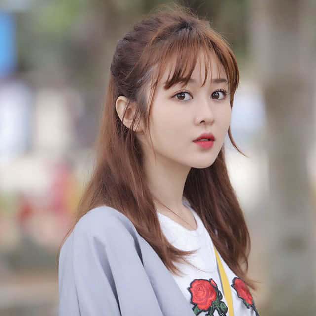 Lựa chọn ảnh gái đẹp dễ thương hiện đại