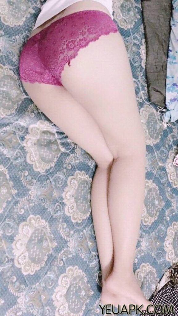 Ảnh girl xinh khoe mông bự