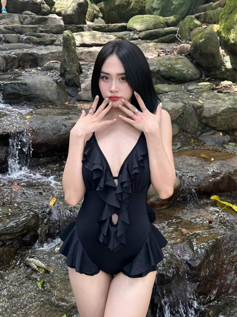 Ý nghĩa của hình ảnh gái xinh cute trên mạng xã hội
