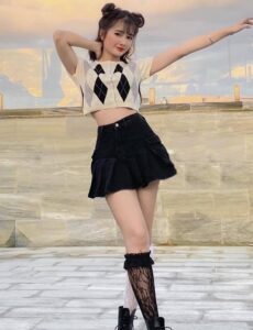 Ảnh gái xinh mặc váy ngắn