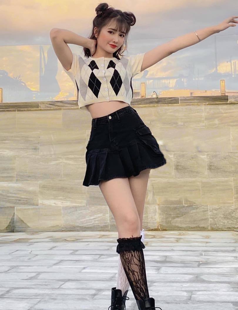 Ảnh gái xinh mặc váy ngắn