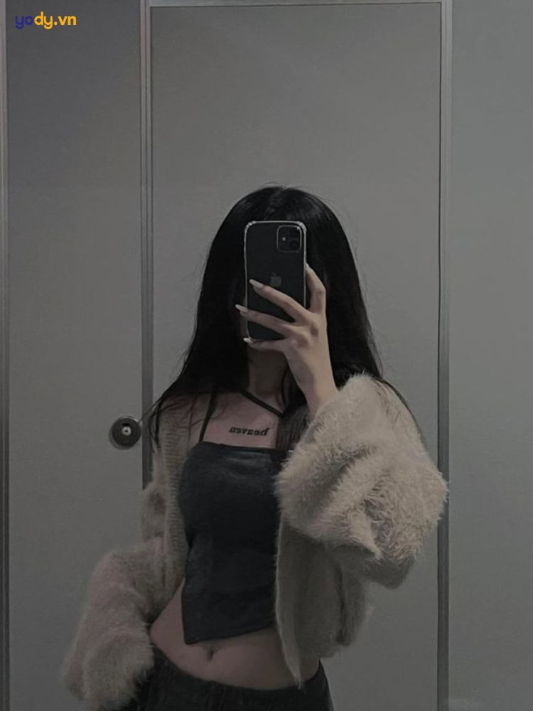 Hình gái xinh cute che mặt