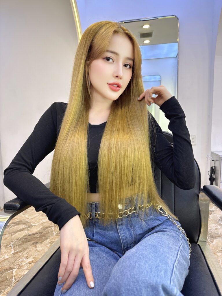 Tiểu sử của Ngân 98