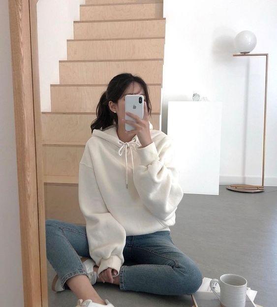 Hình ảnh gái đẹp tóc dài che mặt