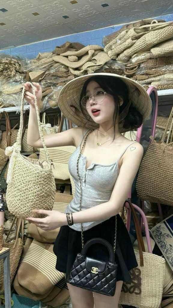 Hình ảnh gái mặc váy ngắn cực chất