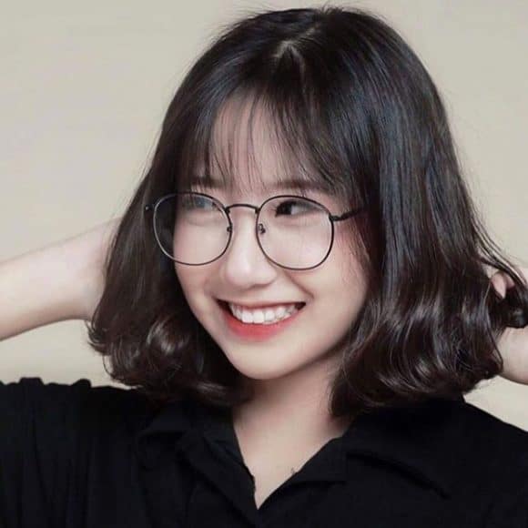 Xem ngay ảnh girl xinh tóc ngắn đeo kính cute