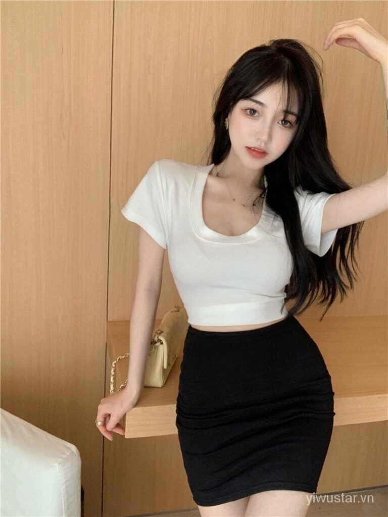 Ảnh girl xinh mặc váy màu đen ngắn dễ thương