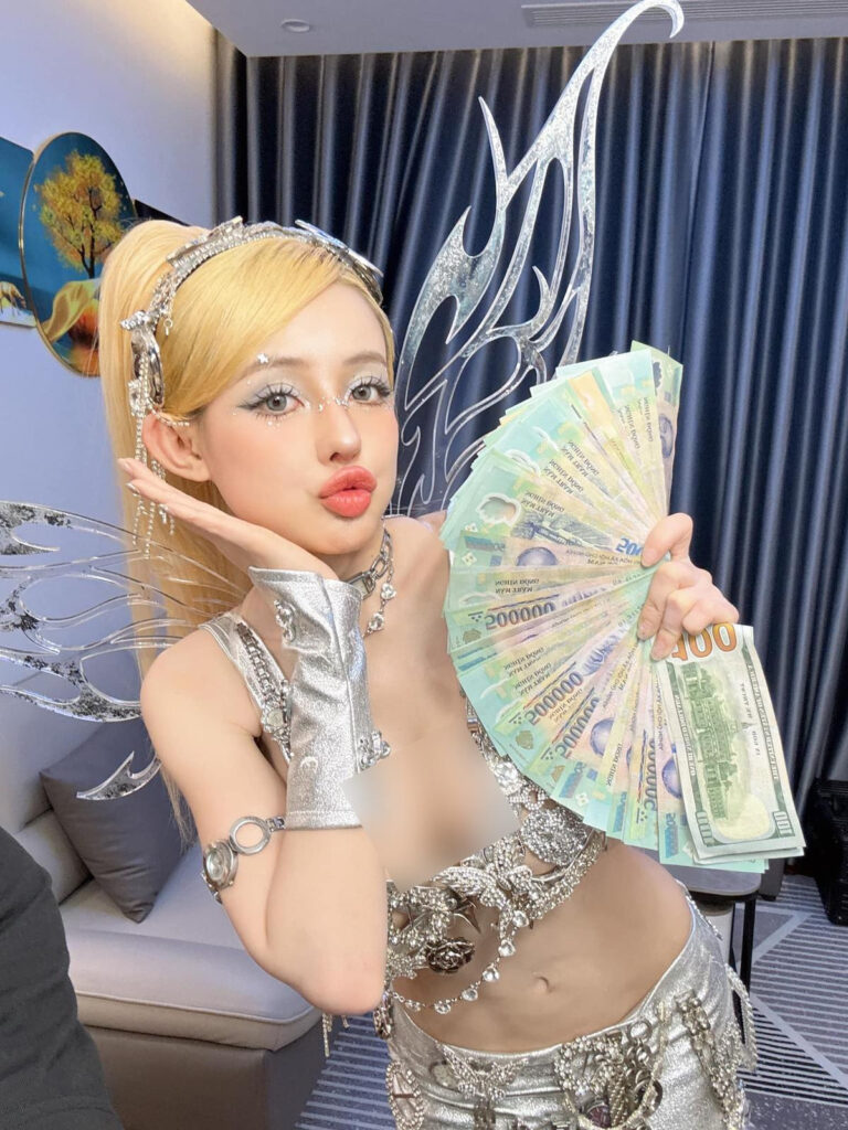 Cuộc sống của Ngân 98 trong showbiz